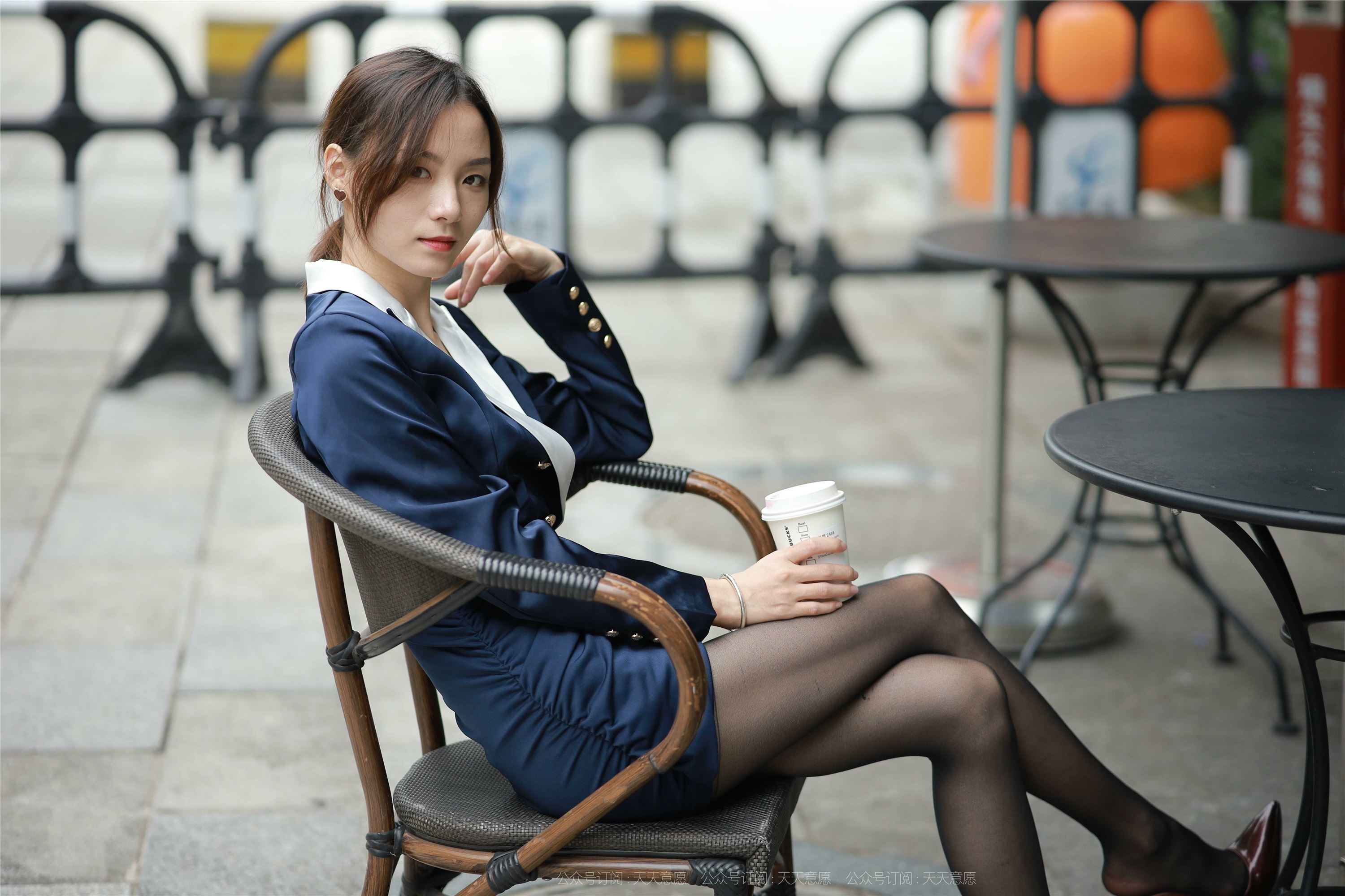 IESS异思趣向  2021.11.05 丝享家966：小六《姓感包臀职业装》